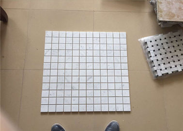 중국 가정 훈장을 위한 정연한 카라라 백색 대리석 모자이크 벽 도와 협력 업체